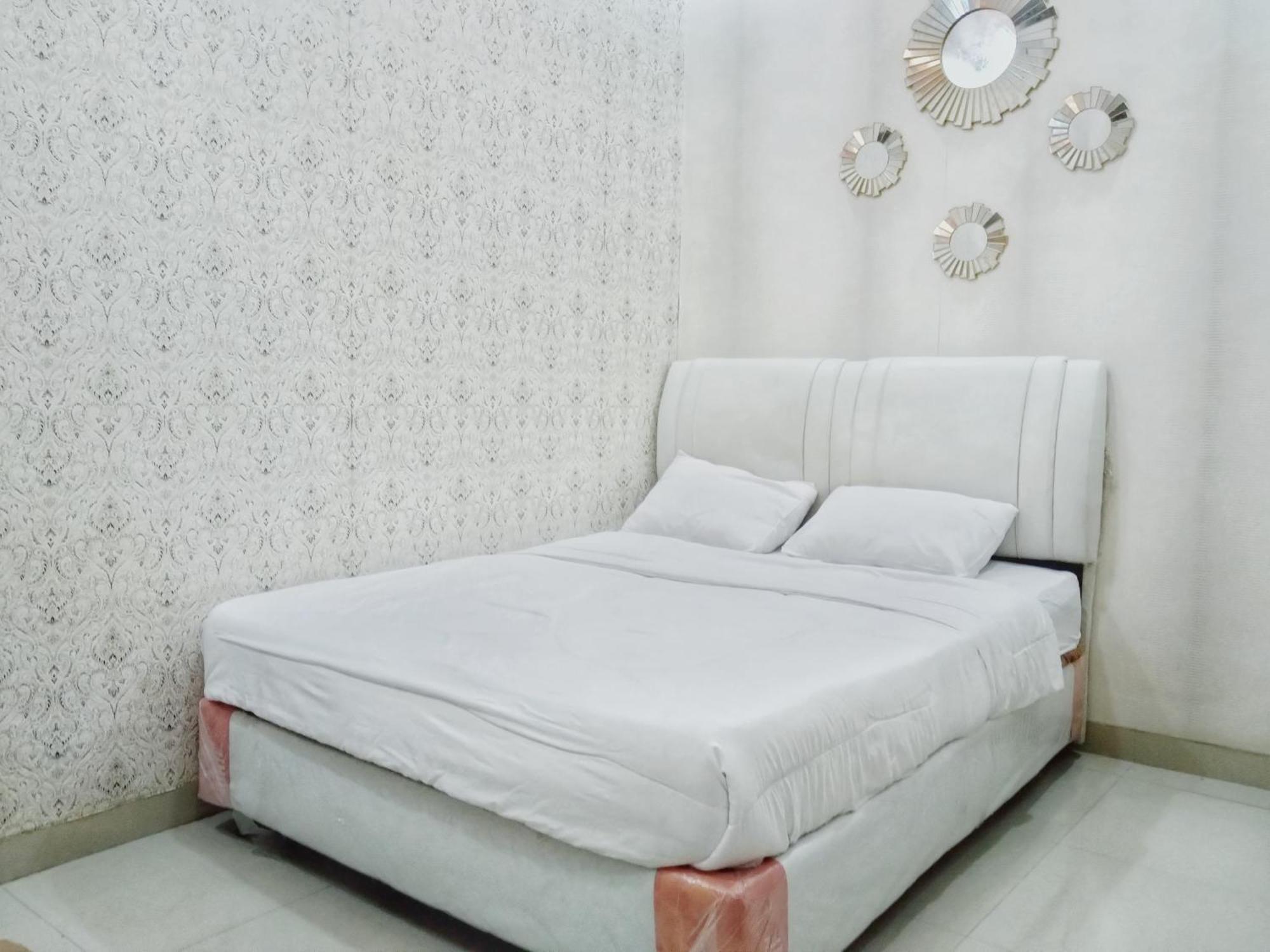 Urbanview Rifal Hotel 3*