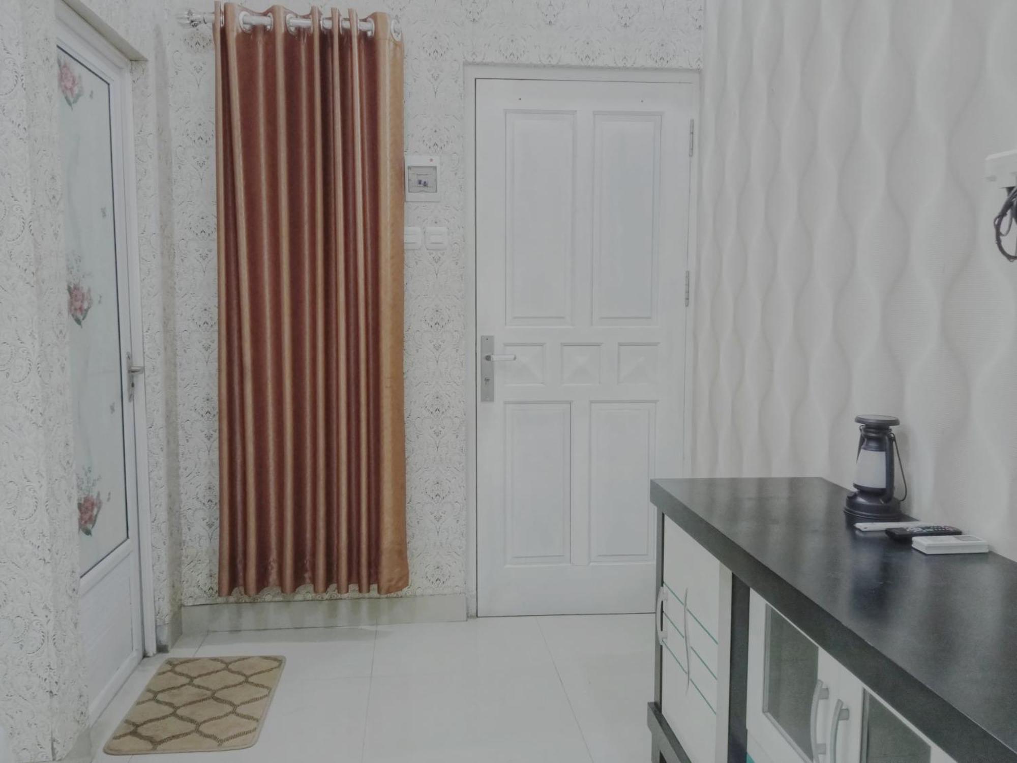 Urbanview Rifal Hotel Tegal (Central Java)