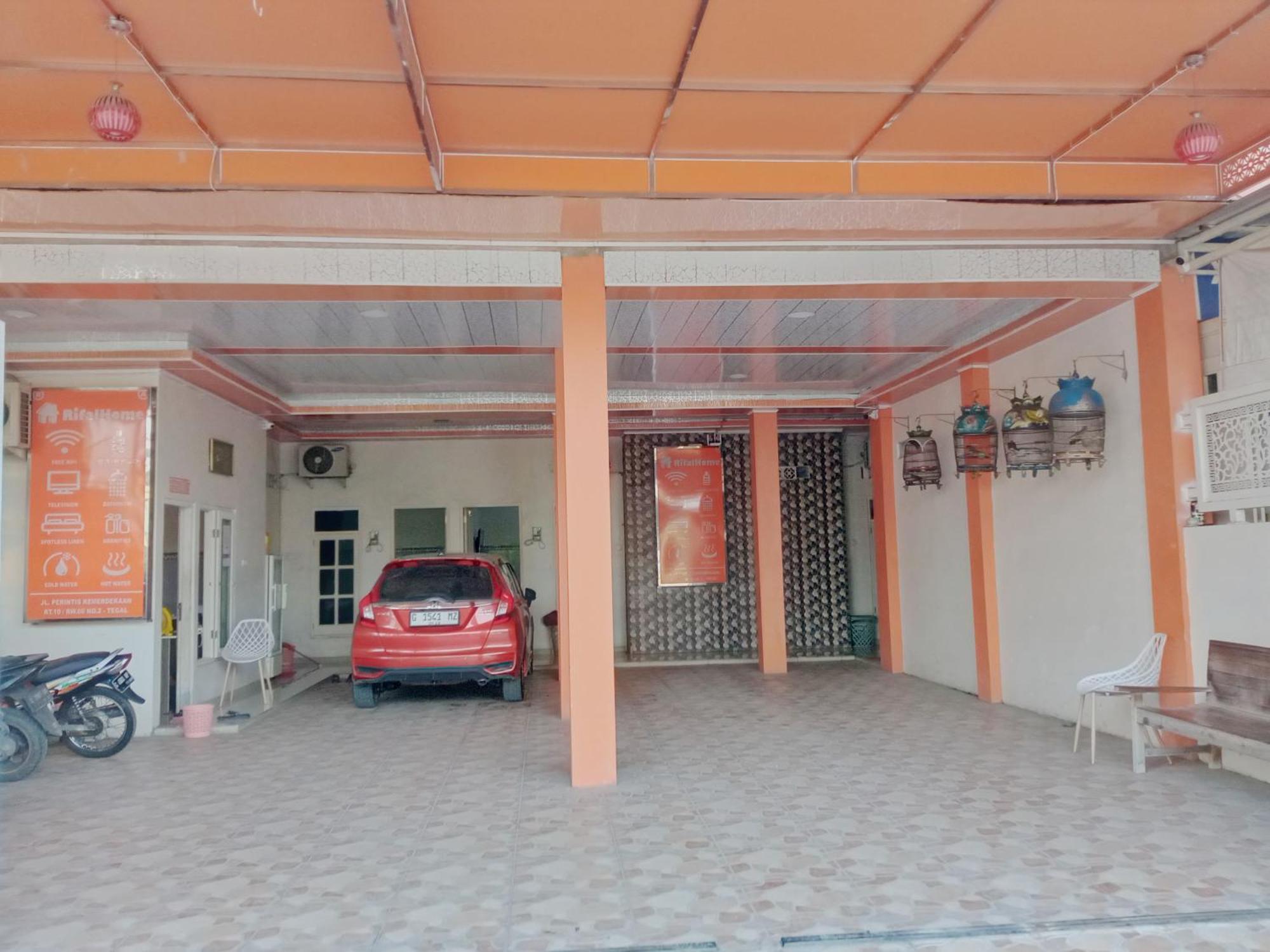 Urbanview Rifal Hotel