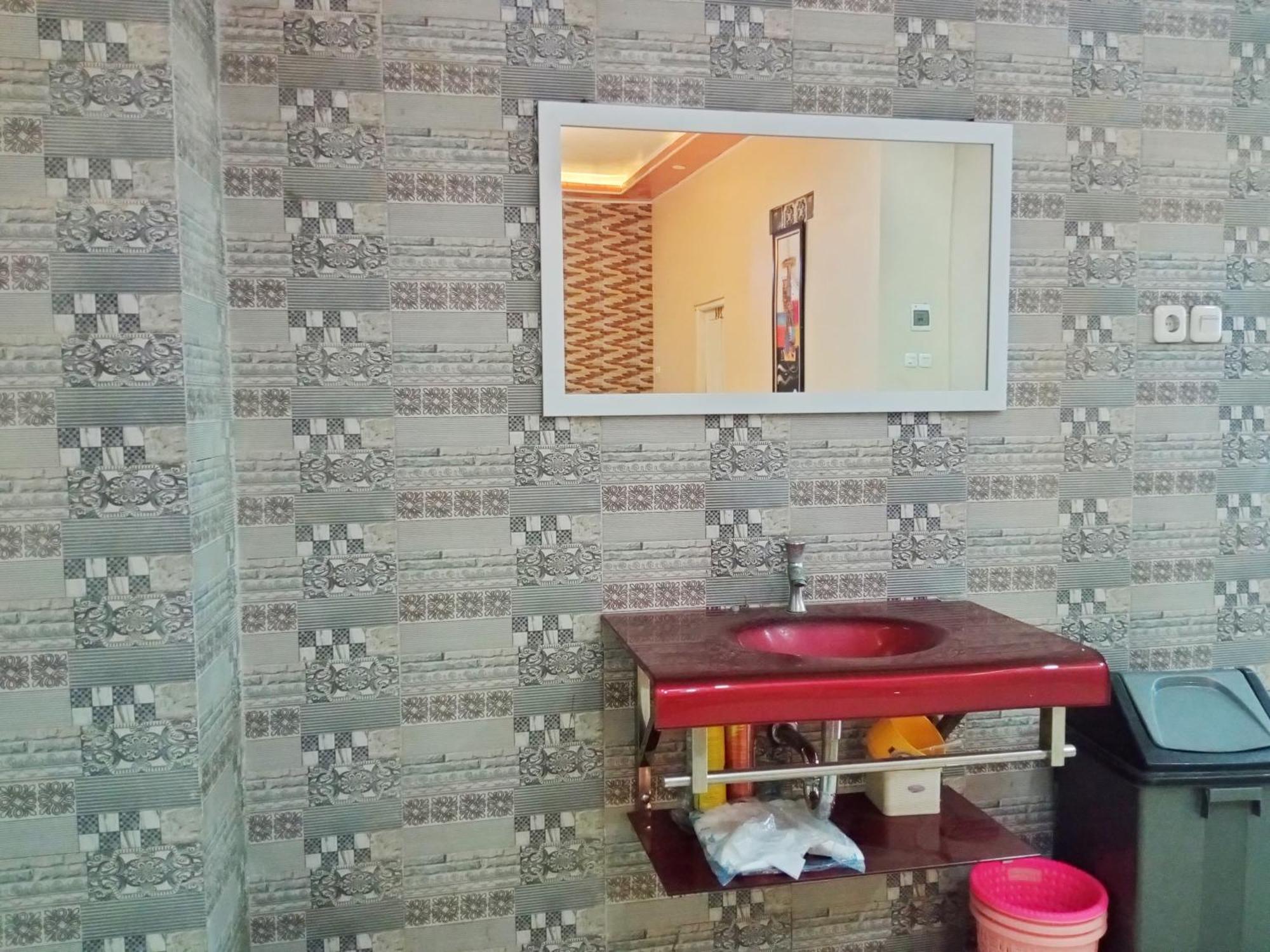 Urbanview Rifal Hotel Tegal (Central Java)